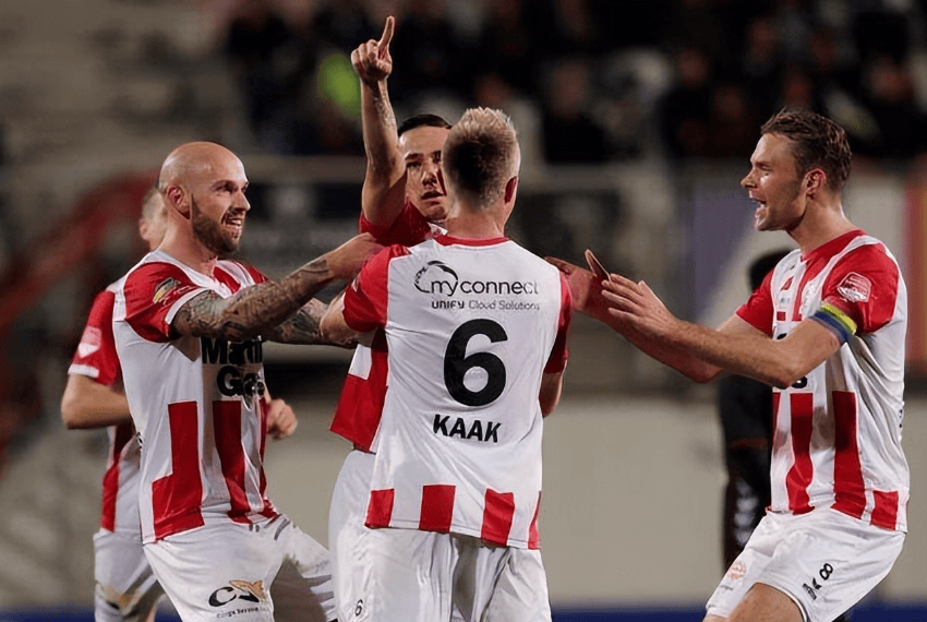 展示了其作 展示了其作