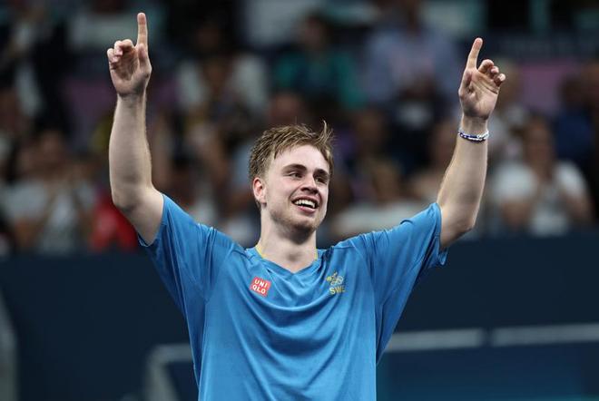 他是一位技 他是一位技