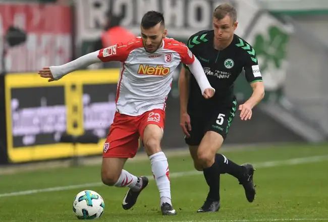 而非站在球 而非站在球