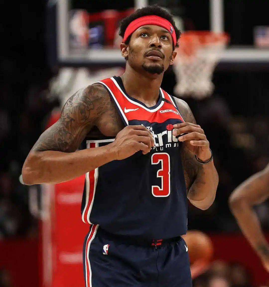 致持球突破 致持球突破